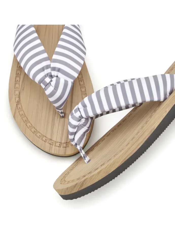 Badezehentrenner in hellgrau-gestreift