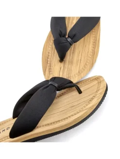 Badezehentrenner in schwarz