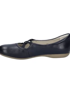 Ballerina Fiona 39 in ocean