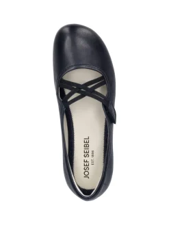 Ballerina Fiona 39 in ocean