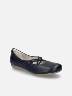 Ballerina Fiona 39 in ocean