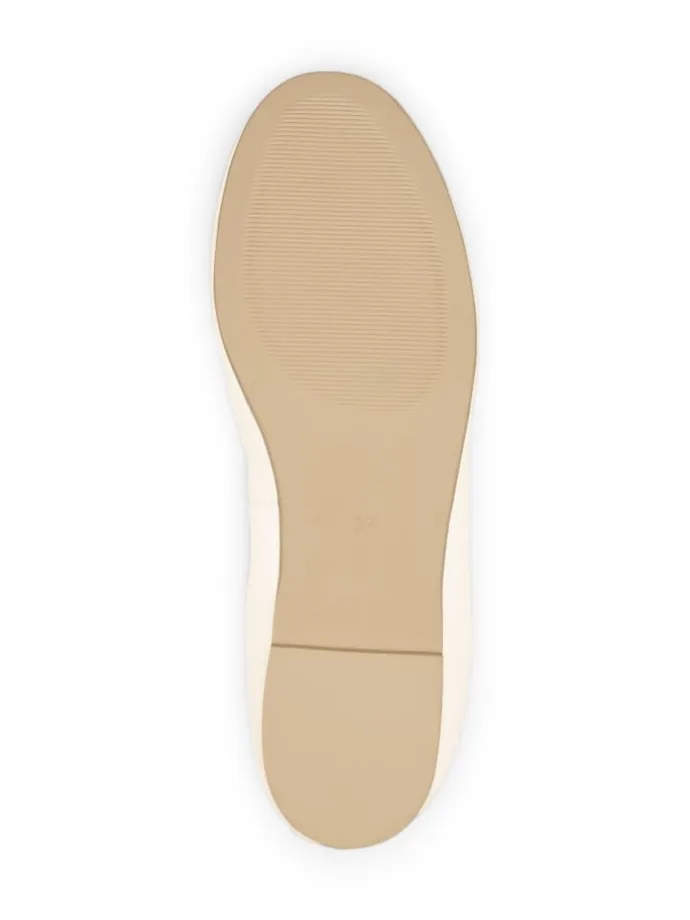 Ballerina in raw cotton