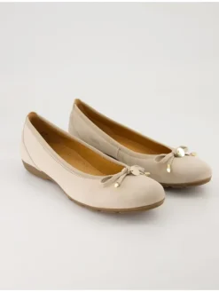 Ballerinas in Beige