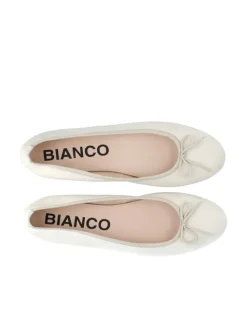 Ballerinas in Off White