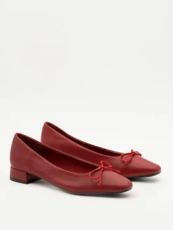 Ballerinas in Rot