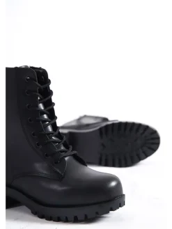 Boots in Schwarz