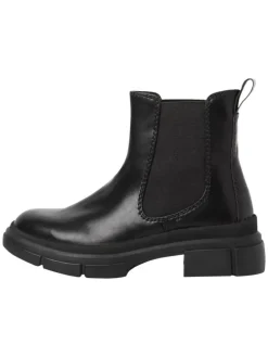 Chelsea Boot in BLACK