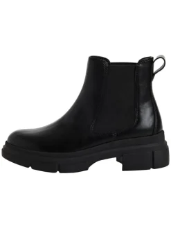 Chelsea Boot in BLACK