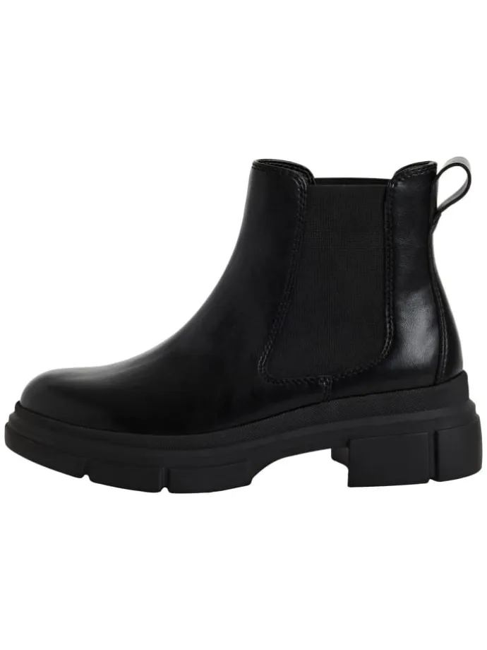 Chelsea Boot in BLACK