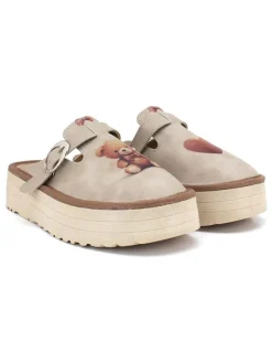 Clogs in Beige
