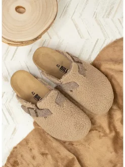 Clogs in Beige