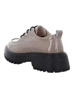 Elegante Schnürschuhe in Beige