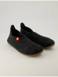 Geschlossene Hausschuhe in Grau