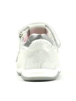 Halbsandalen in Creme