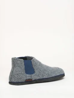 Hausschuhe in Grau