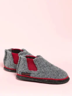 Hausschuhe in Grau