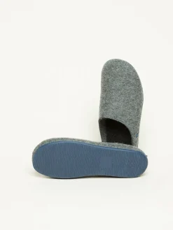 Hausschuhe in Grau