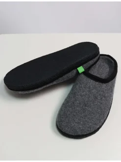 Hausschuhe in Grau