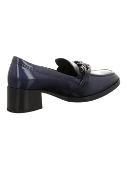 Hochfrontpumps in Blau