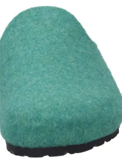 Klassische Hausschuhe in grün