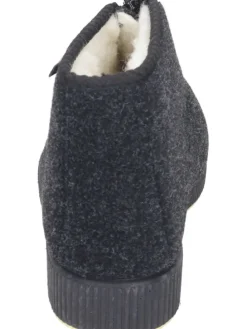 Klassische Hausschuhe in schwarz