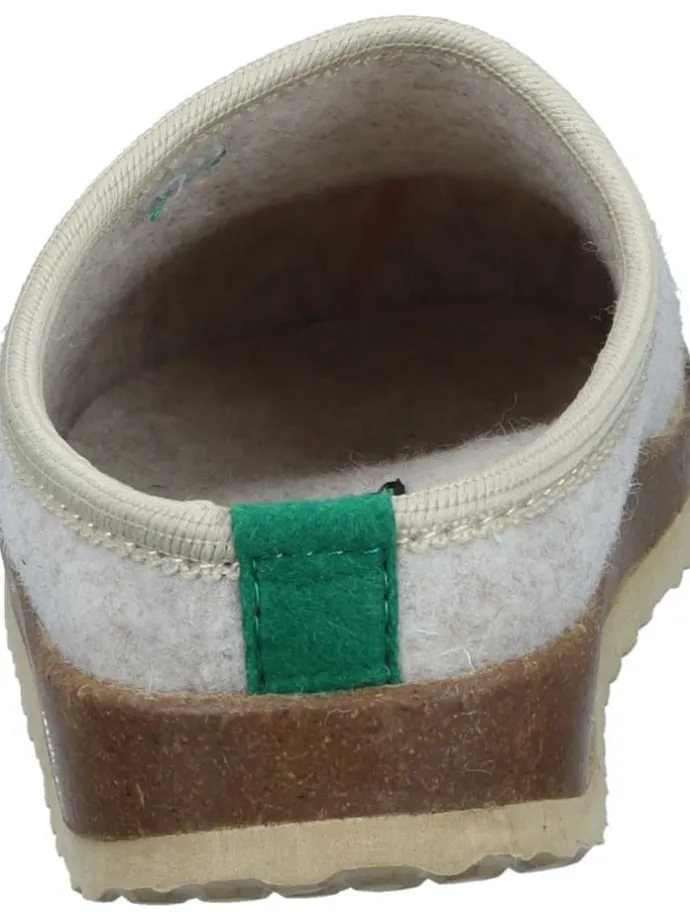 Klassische Hausschuhe in offwhite