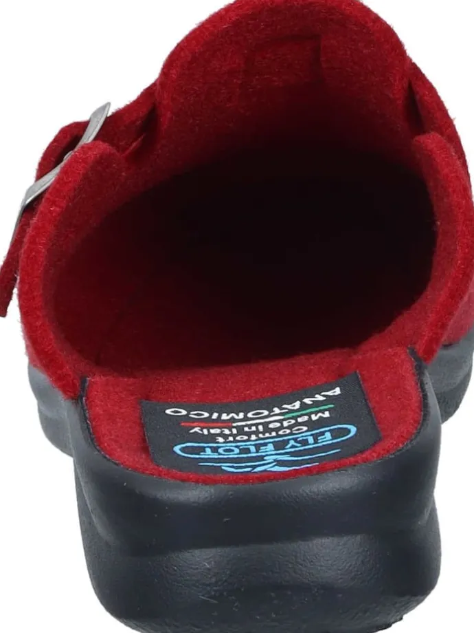 Klassische Hausschuhe in burgund