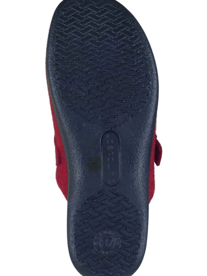 Klassische Hausschuhe in burgund