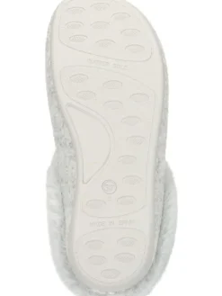 Klassische Hausschuhe in hellgrau