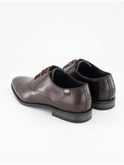 Klassische Schnürschuhe in Braun