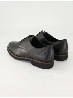 Klassische Schnürschuhe in Schwarz