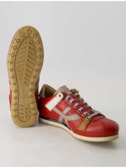 Klassische Schnürschuhe in Rot