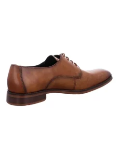 Klassische Schnürschuhe in Braun