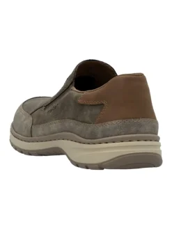 Klassische Slipper in Braun