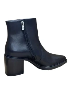 Klassische Stiefeletten in Schwarz