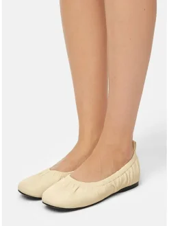 Leder-Ballerinas in Beige