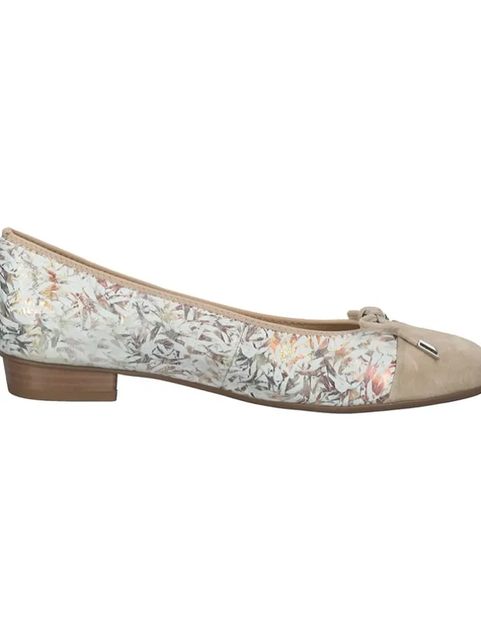 Leder-Ballerinas in Beige