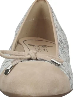 Leder-Ballerinas in Beige