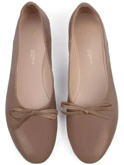 Leder-Ballerinas in Hellbraun