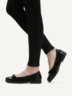 Leder-Ballerinas in Schwarz