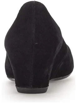 Leder-Keilpumps in Schwarz