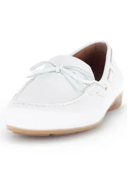 Leder-Mokassins in Weiß