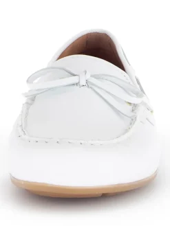 Leder-Mokassins in Weiß