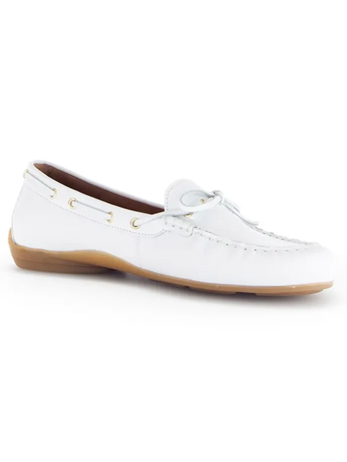 Leder-Mokassins in Weiß