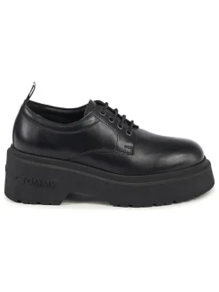 Leder-Schnürschuhe in Schwarz