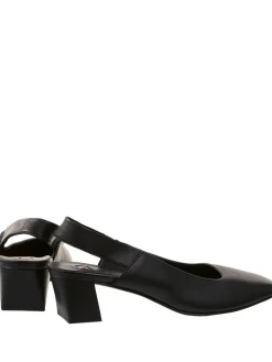 Leder-Slingpumps in Schwarz