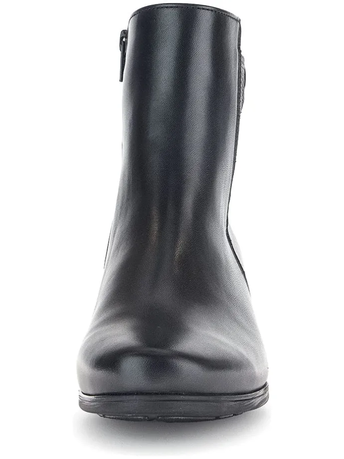 Leder-Stiefeletten in Schwarz