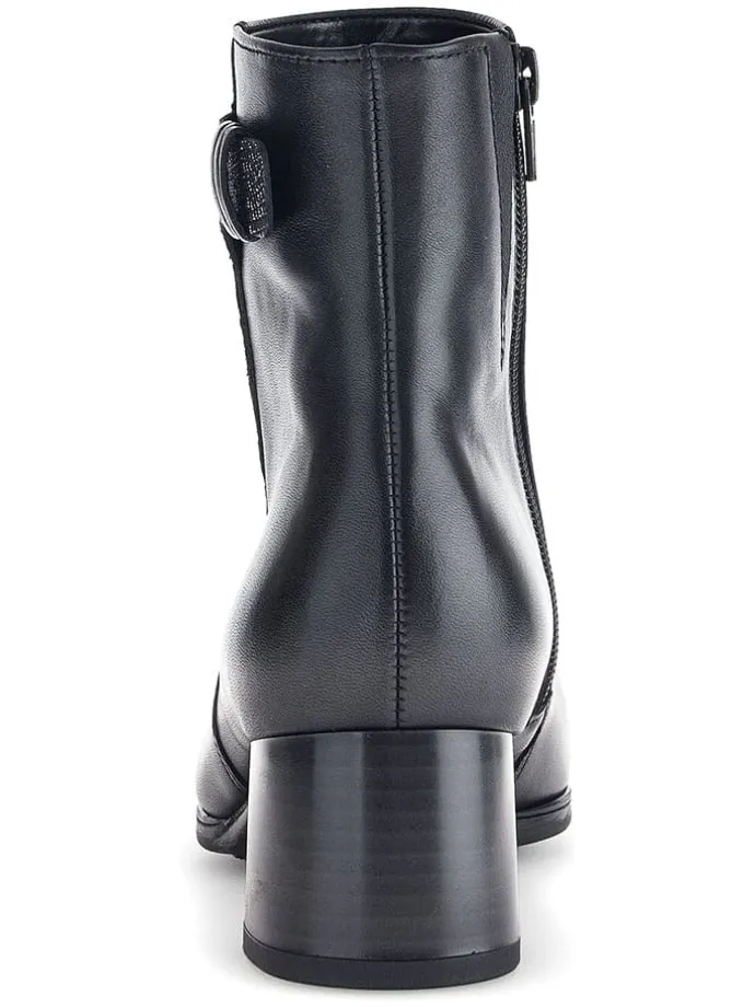 Leder-Stiefeletten in Schwarz