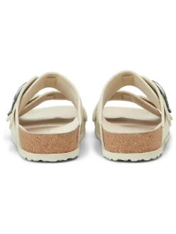 Pantoletten in Creme