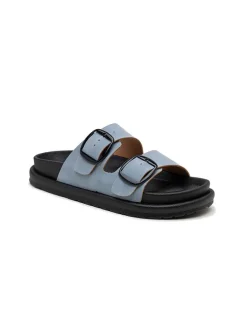 Pantoletten in Hellblau